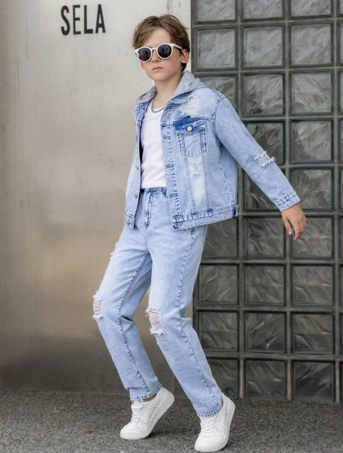 Tween Boys’ Oversized Ripped Washed Denim Set – Light Blue