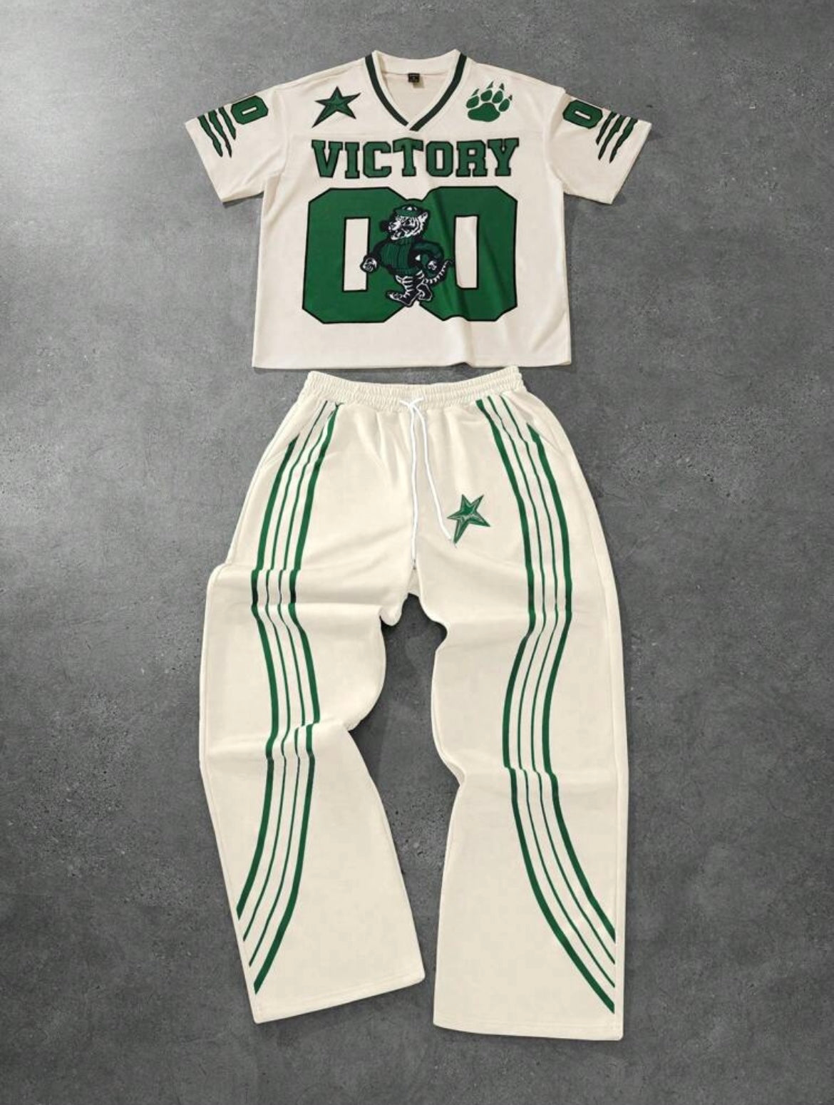Manfinity T-Shirt And Pants Set