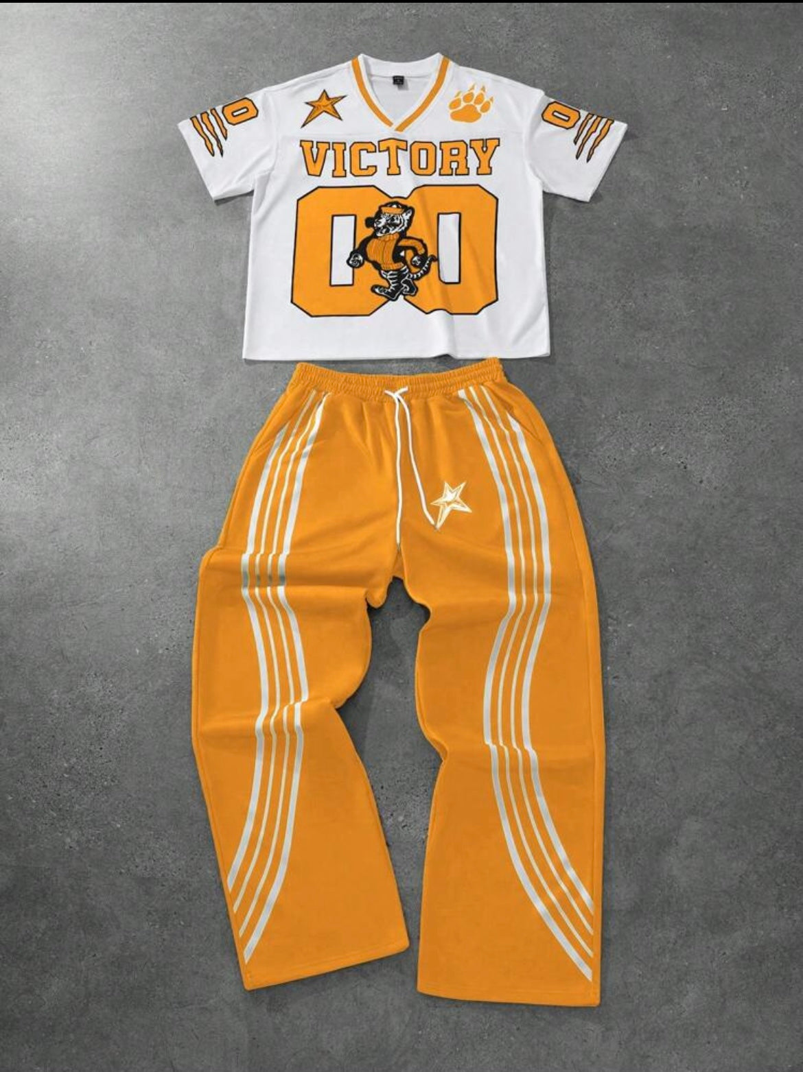 Manfinity T-Shirt And Pants Set