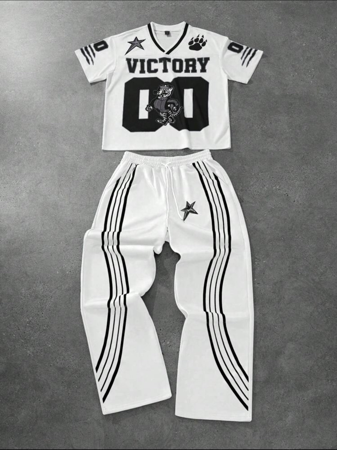 Manfinity T-Shirt And Pants Set