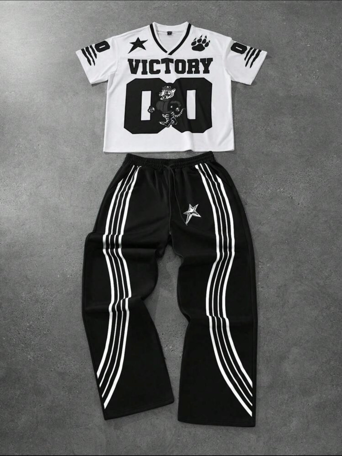 Manfinity T-Shirt And Pants Set